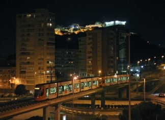 TRAM de Alicante amplía del 25 al 29 de junio su servicio para acudir y regresar de los fuegos artificiales