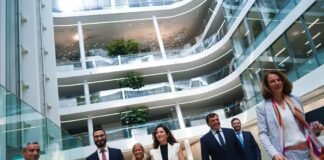 Díaz Ayuso firma en Múnich un acuerdo con Siemens “para multiplicar el potencial y talento industrial y tecnológico de la Comunidad de Madrid”