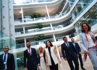 Díaz Ayuso firma en Múnich un acuerdo con Siemens “para multiplicar el potencial y talento industrial y tecnológico de la Comunidad de Madrid”