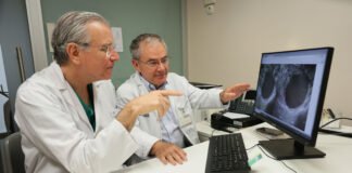 El Hospital de La Fe utiliza por primera vez la cirugía robótica para tratar una endometriosis con afectación urológica