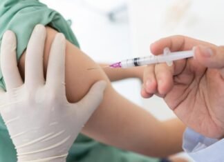 La Generalitat Valenciana inmunizará por primera vez este otoño a las personas mayores vulnerables frente al VRS