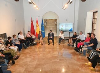 Murcia anuncia la convocatoria de ayudas de 300.000 euros para mejorar las condiciones de vida de 130 pacientes con ELA
