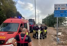 Alicante se solidariza con Valencia enviando policías locales, bomberos y protección civil a la zona cero de la DANA