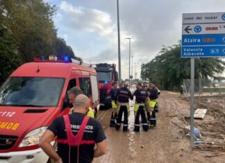Alicante se solidariza con Valencia enviando policías locales, bomberos y protección civil a la zona cero de la DANA