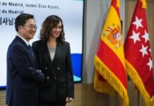 Díaz Ayuso se reúne con el gobernador de Gyeonggi y aborda futuros intercambios de cara al 75º aniversario de las relaciones entre España y Corea