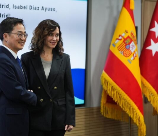 Díaz Ayuso se reúne con el gobernador de Gyeonggi y aborda futuros intercambios de cara al 75º aniversario de las relaciones entre España y Corea