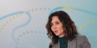 Díaz Ayuso presenta un programa pionero para mejorar la atención temprana a niños con autismo o daño cerebral con el uso de robótica y la IA