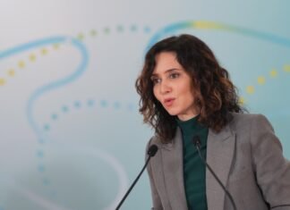 Díaz Ayuso presenta un programa pionero para mejorar la atención temprana a niños con autismo o daño cerebral con el uso de robótica y la IA