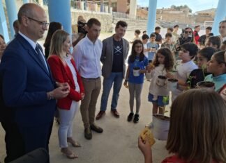 Diez colegios de Murcia participan en un programa piloto de formación sobre el pimentón de Murcia con denominación de origen