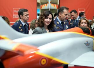 Díaz Ayuso inaugura la exposición 40 años de la Patrulla Águila: “El pueblo de Madrid admira y quiere a su Ejército”