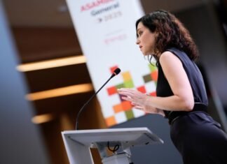 Díaz Ayuso alerta de la “miseria” que ha generado el Gobierno central en la empresa con su legislación “absurda, totalitaria e ideológica”