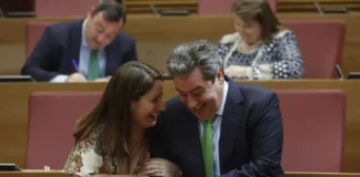VOX mantiene en las Cortes Valencianas a la diputada que miente en su curriculum desde 2020