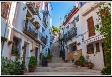 Alicante frena los pisos turísticos: prohíbe nuevas licencias en áreas saturadas y bajos comerciales