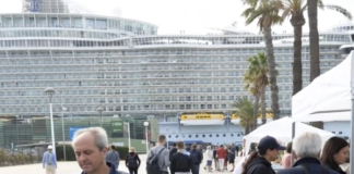 Histórico estreno en Alicante: llega el megacrucero ‘Allure of the Seas’ con 5.400 pasajeros y doble escala con el ultralujoso ‘Emerald Sakara’
