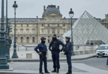 ¡GOLPE MAESTRO AL PATRIMONIO FRANCÉS! DOS LADRONES DEL SIGLO DETENIDOS EN CALIENTE: ¿EL FIN DEL ROBO DEL LOUVRE O EL COMIENZO DE UNA RED GLOBAL DE CONTRABANDO?