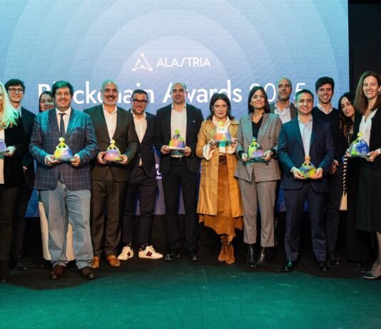 Fujitsu, Izertis, Prosegur Crypto, OpenBrick, Sercampo y FundingBox, ganadores de los ‘Blockchain Awards’ 2025 de Alastria