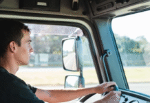 Gobierno aprueba ayudas de hasta 3.000 euros para obtener el carnet de camión o autobús: el «Plan Reconduce» en marcha