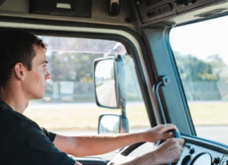 Gobierno aprueba ayudas de hasta 3.000 euros para obtener el carnet de camión o autobús: el «Plan Reconduce» en marcha