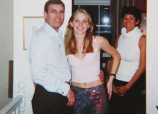 Correos de Epstein confirman la autenticidad de la foto del expríncipe Andrés con Virginia Giuffre: «Sí, tiene esa fotografía»