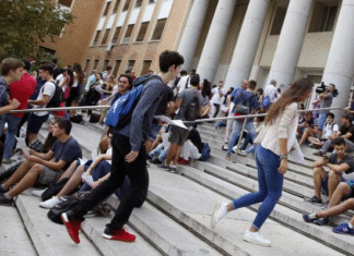 Uno de cada cuatro adolescentes de 15 años no alcanza el nivel básico en matemáticas y lengua en España