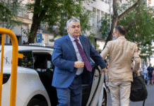 El juez deja en libertad a Santos Cerdán y le impone comparecencias quincenales