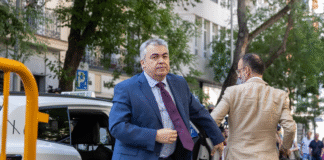 El juez deja en libertad a Santos Cerdán y le impone comparecencias quincenales