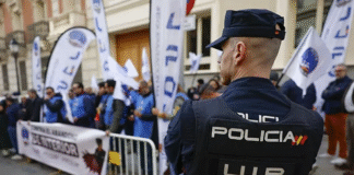 Policías y guardias civiles exigen la dimisión de Marlaska por la «escalada de violencia» y el «abandono institucional»