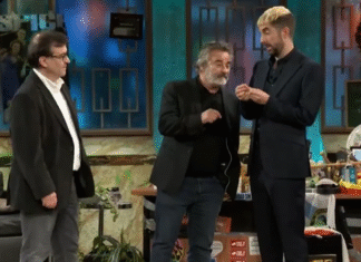 ¡Cercas Tienta a Broncano con una Bala del 23-F: «No te la Doy, Es para que Tengas Envidia» – ¡El Escritor Deja al Presentador con las Ganas en ‘La Revuelta’!