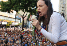 MARÍA CORINA MACHADO, NOBEL DE LA PAZ 2025, ABRAZA A TRUMP: «¡VENEZOLANOS APOYAN SU GUERRA CONTRA MADURO, EL NARCOTERRORISTA! ¿INVASIÓN INMINENTE O FIN DEL RÉGIMEN?» – TIME ACUSA: ¿FAKE NEWS PARA DRONES YANQUIS?