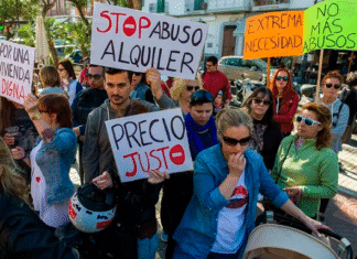 ¡Drama en Gran Canaria: Una familia con seis niños inocentes al borde del abismo – El juez ignora su calvario y los condena a la calle!
