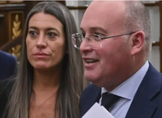 ¡Portazo del PP a Junts: «¡Sin Feijóo no hay moción! ¡Llámenos y tumbamos a Sánchez esa misma tarde!»