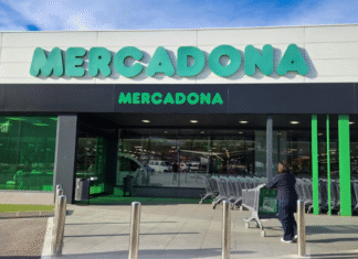 Mercadona amplía su oferta de empleos flexibles: dos días semanales en tiendas por hasta 855 euros y tres en almacenes por 1.283