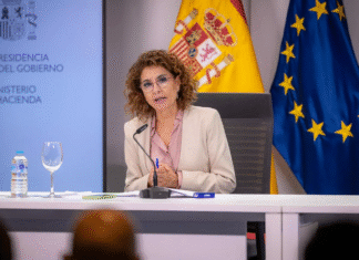 ¡Hacienda Aclara el Miedo al Bizum: «No Deben Declararse los Pagos Entre Particulares» – ¡Solo Autónomos y Profesionales en el Radar Fiscal a Partir de Enero!