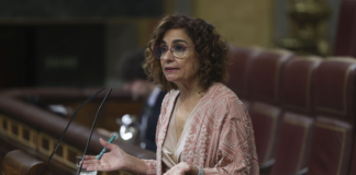 ¡Montero Firmó Personalmente el Aval al Rescate de Plus Ultra y Air Europa: «Me Encargo de la SEPI» – ¡El Tribunal de Cuentas Avaló, Pero la UCO Investiga Blanqueo Millonario!