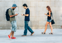 ¡España Mira al Futuro con Pesimismo: La Mayoría Cree que Habrá Más Soledad, Paro y Delincuencia en la Próxima Década – ¡Robots Sustituyendo Empleos y Desastres Naturales al Alza!