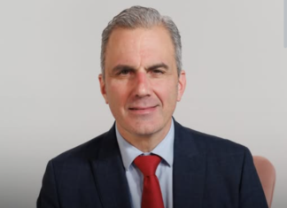 ¡Explosión Interna en Vox: Expulsan a Javier Ortega Smith de la Ejecutiva Tras Meses de Desencuentros – ¡Júlia Calvet, la Joven Portavoz de Juventud, Toma su Lugar!