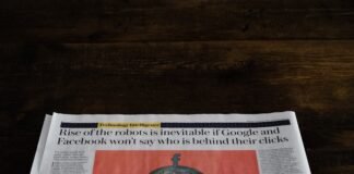 El legado de Javier Bustinduy: lecciones de un visionario para el futuro del ferrocarril español a newspaper with a picture of a woman on it