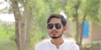 La tensión interna del PSOE: cuando los referentes históricos se convierten en voces incómodas a man wearing sunglasses