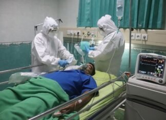 Irregularidades en el embalsamamiento académico: cuando la formación médica cruza líneas éticas y legales man in white medical scrub lying on hospital bed