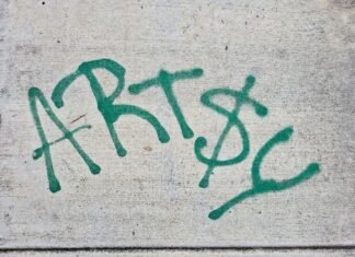 El arte estudiantil se convierte en vehículo de reflexión espiritual en centros educativos españoles text