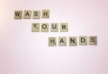 La revolución del lavado doméstico: electrodomésticos inteligentes que transforman las tareas del hogar black and white number print