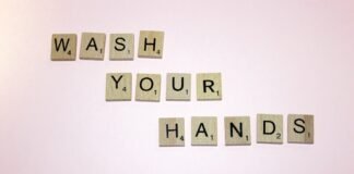 La revolución del lavado doméstico: electrodomésticos inteligentes que transforman las tareas del hogar black and white number print