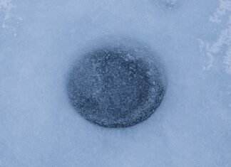 La detección temprana del cáncer de piel: clave para salvar vidas en una epidemia silenciosa blue ice