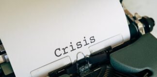 Crisis interna en Vox: las expulsiones revelan fracturas en el liderazgo del partido white and black braille machine