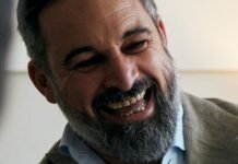 DENAES, el otro chiringuito de Santiago Abascal