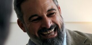 DENAES, el otro chiringuito de Santiago Abascal