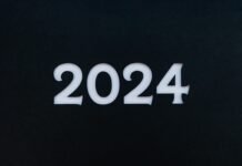 HONOR revoluciona el MWC 2026 con tecnología plegable avanzada y robótica humanizada a close up of the numbers on a black background