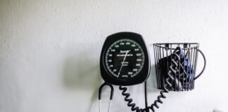 La comunicación en crisis: análisis de los protocolos de emergencia durante catástrofes naturales black gauge