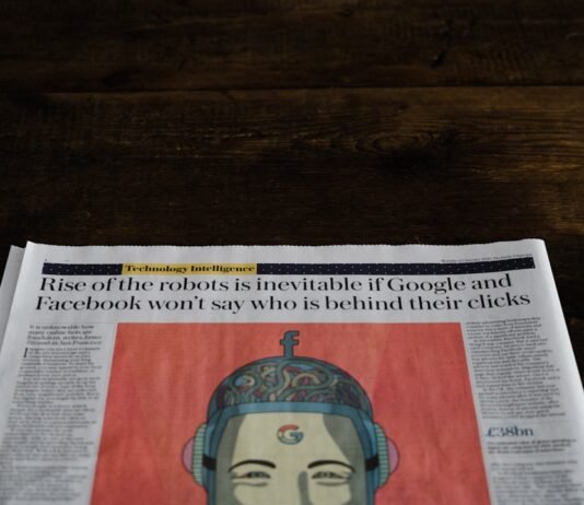 España experimenta un año hidrológico excepcionalmente húmedo con precipitaciones 39% superiores a la media a newspaper with a picture of a woman on it