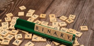 El desafío de las identidades no binarias: España ante la presión por el reconocimiento legal completo scrabble tiles spelling the word library on a wooden table